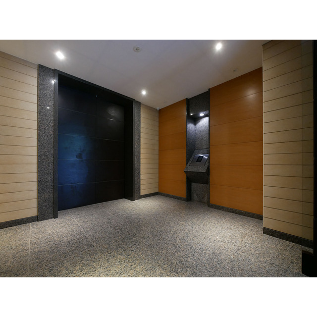 19/19 エントランス