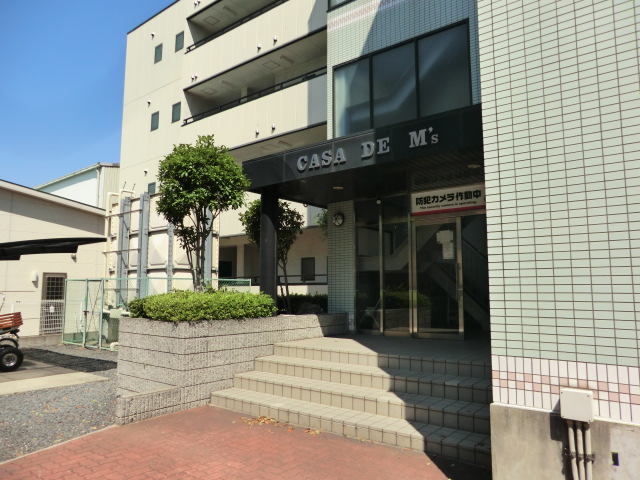 22/28 エントランス