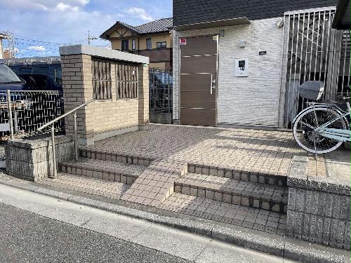 13/14 エントランス