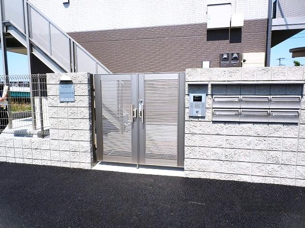 14/14 エントランス