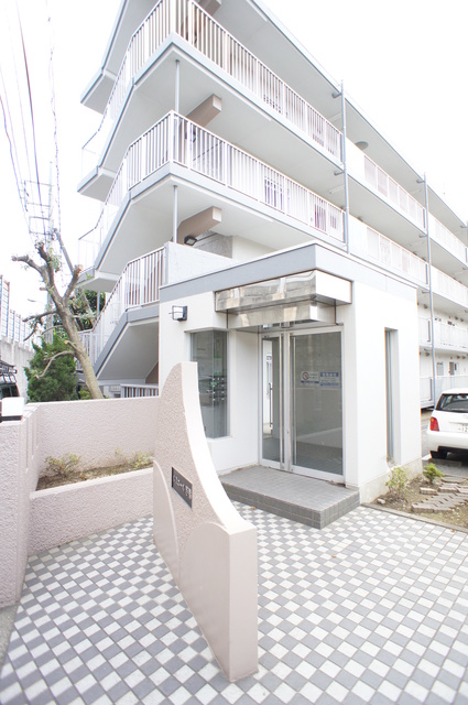 24/24 エントランス