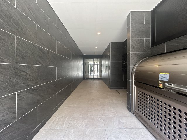 15/18 エントランス