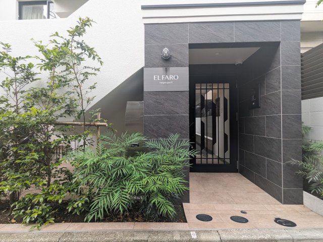 16/26 エントランス