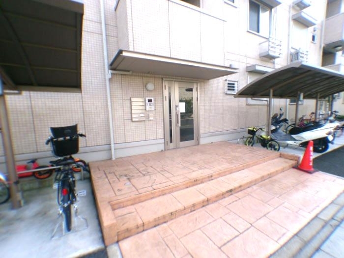 15/16 エントランス