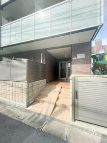 2/2 エントランス