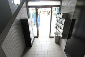 16/16 エントランス