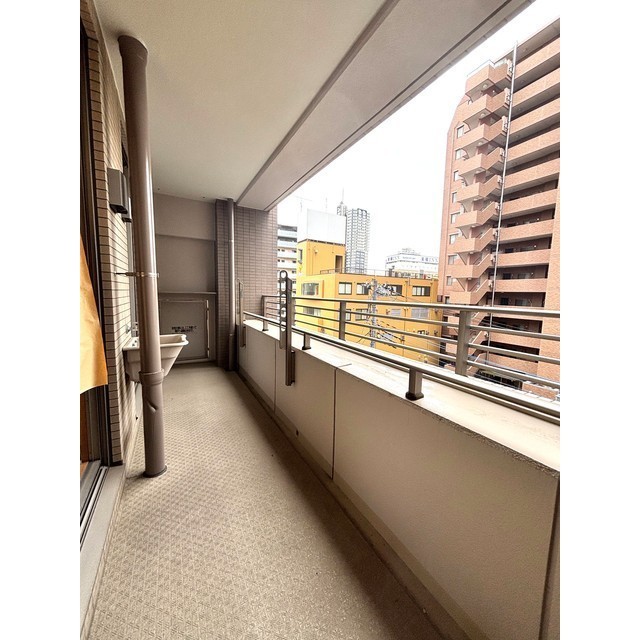 13/18 バルコニー