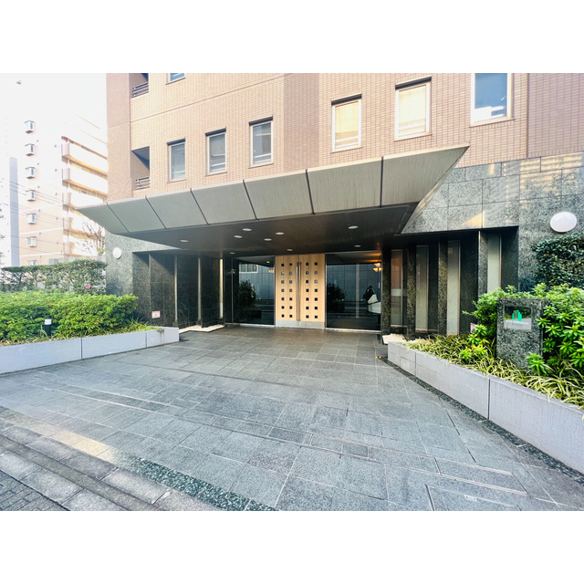 14/15 エントランス