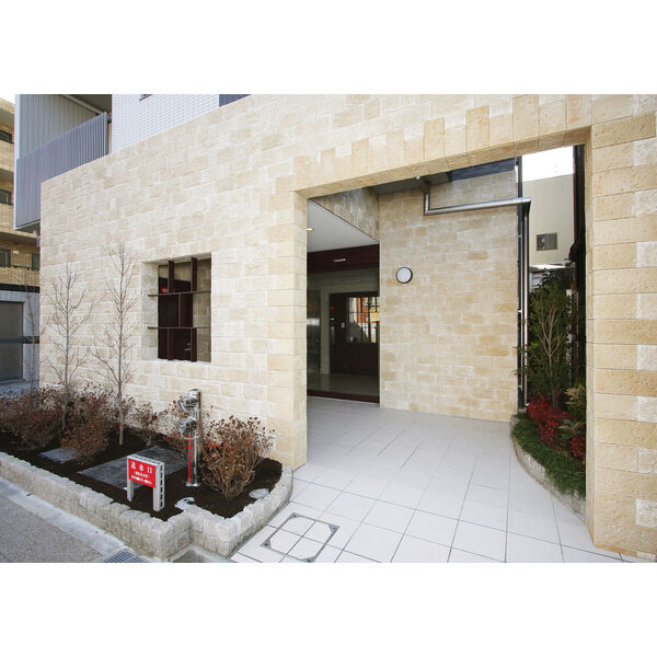 2/4 エントランス