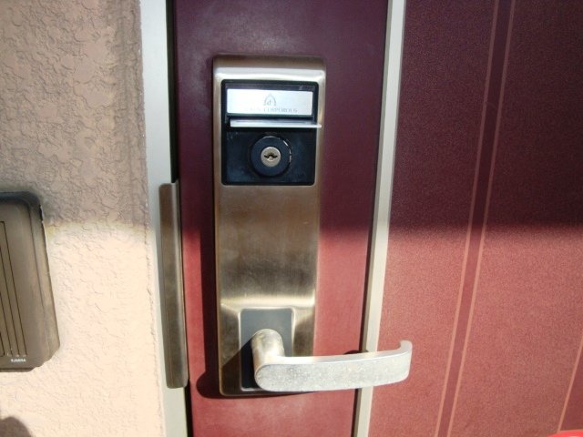 22/30 エントランス