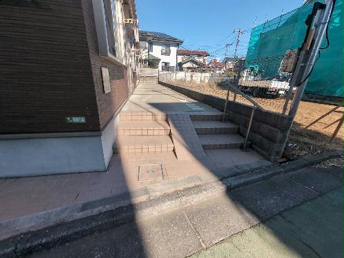 2/2 エントランス