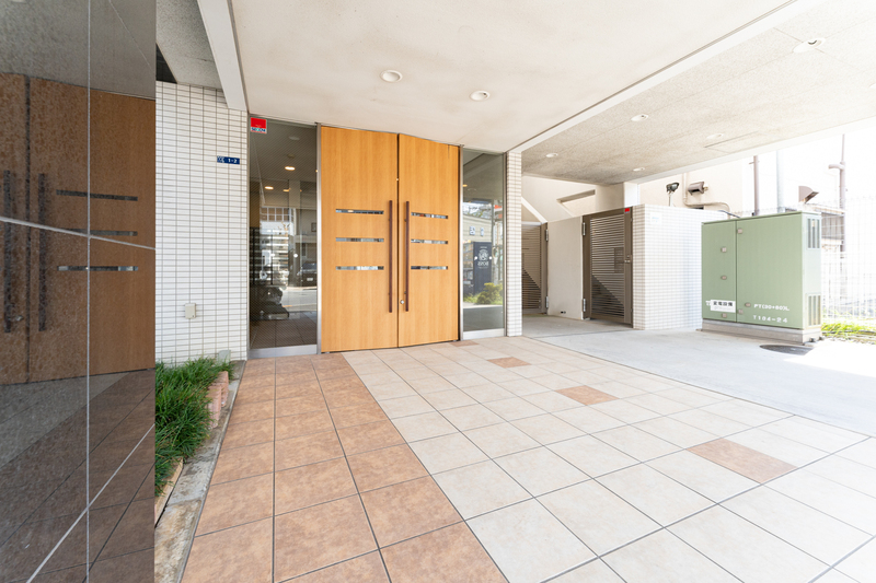 2/2 エントランス