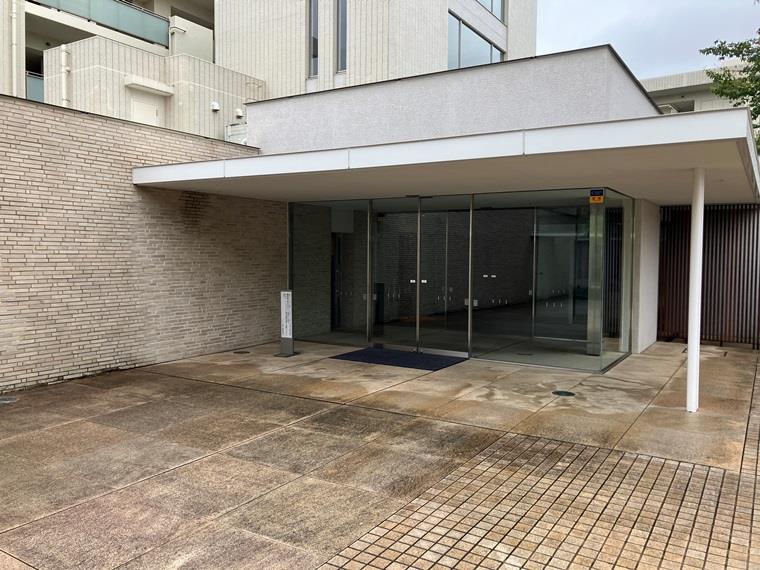 18/18 エントランス