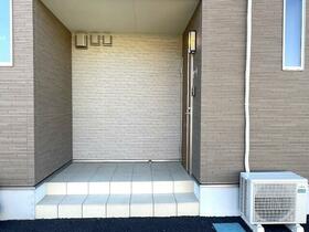 16/16 エントランス