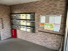 16/17 エントランス