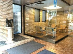 5/5 エントランス