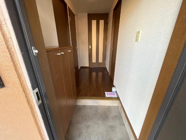 13/28 玄関