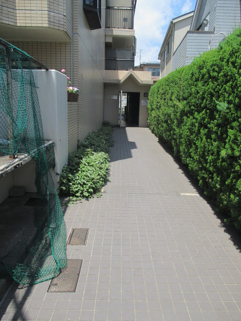 2/4 エントランス