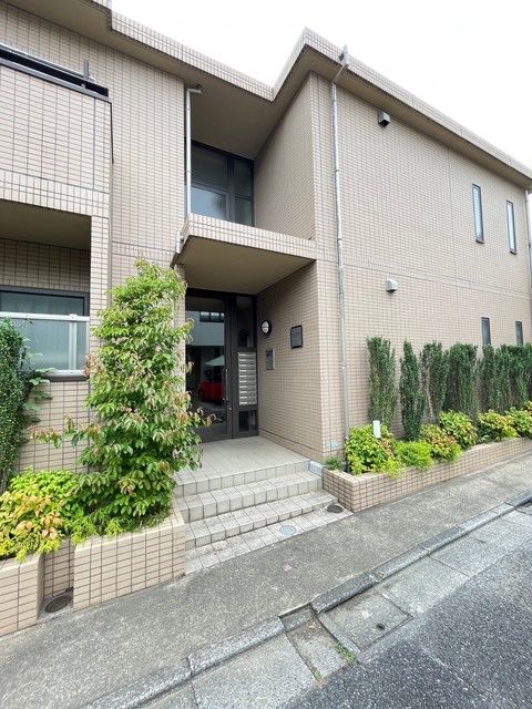 2/4 エントランス