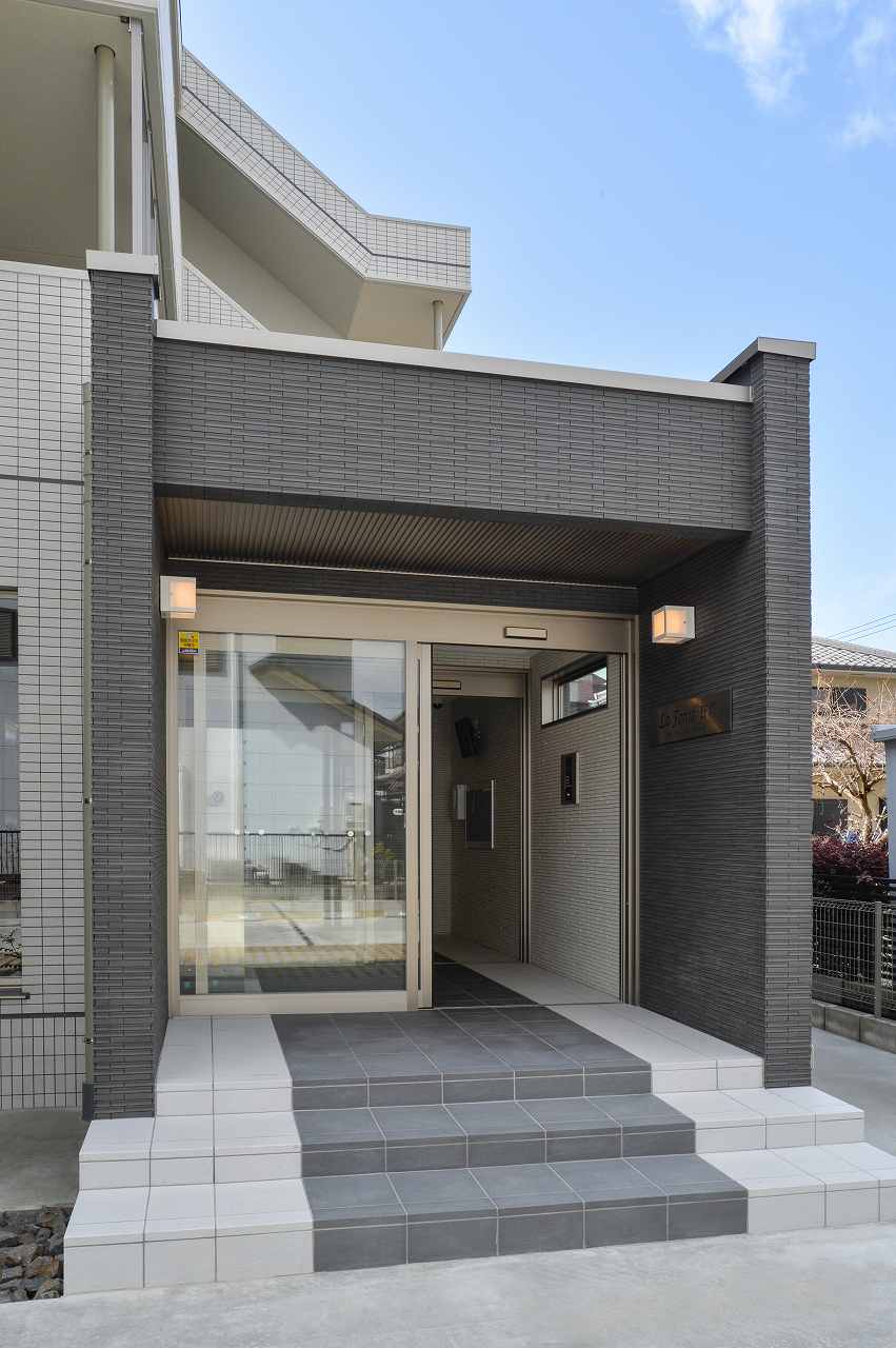 16/30 エントランス