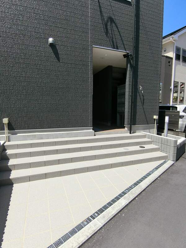 16/22 エントランス