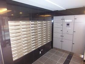 15/15 エントランス