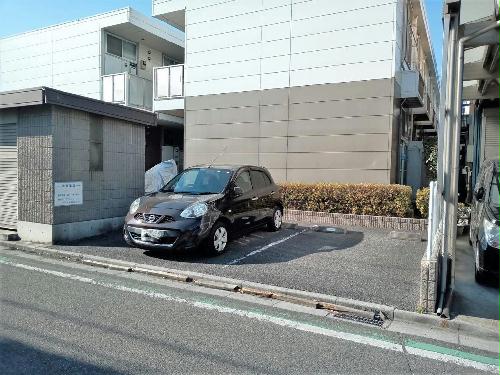 14/14 駐車場