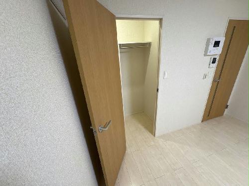 13/14 駐車場