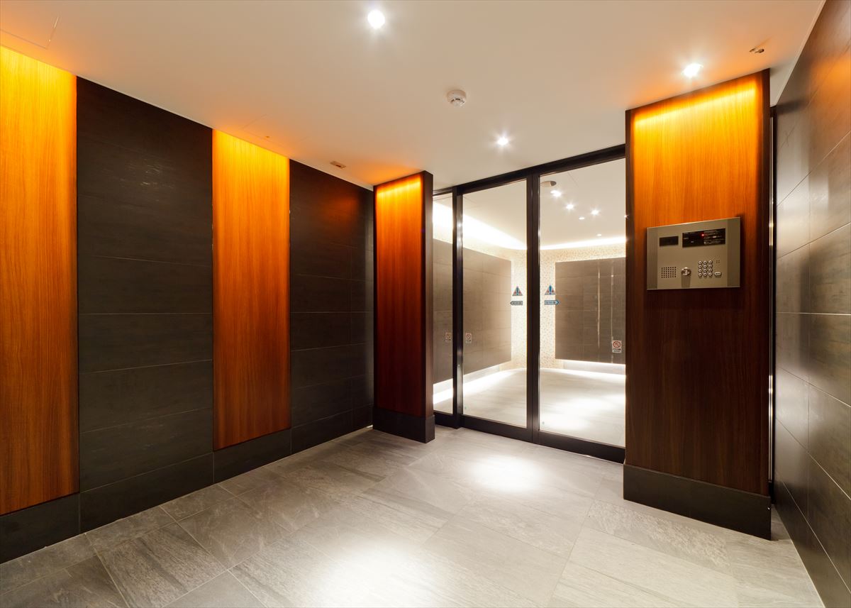 23/30 エントランス