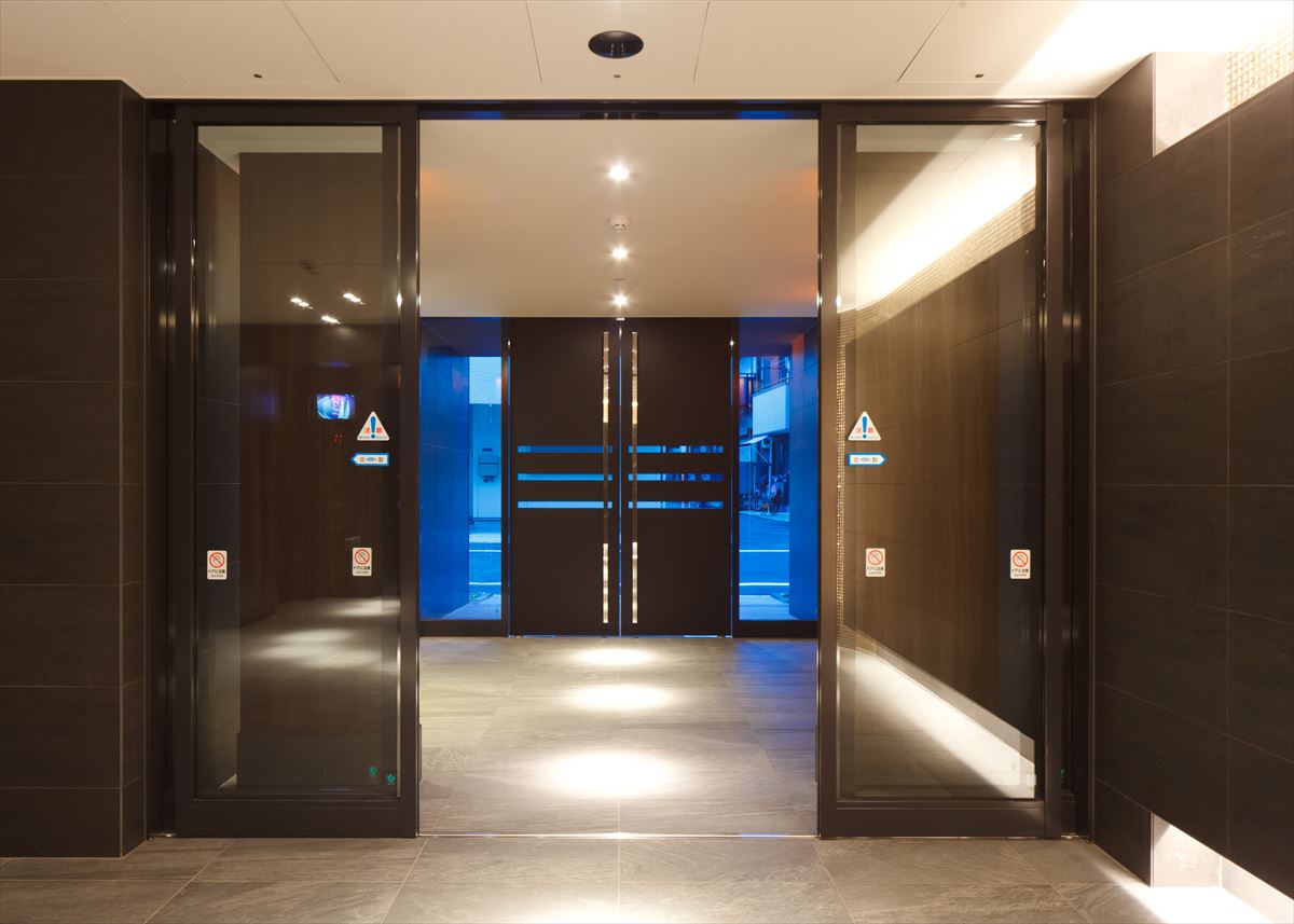 25/30 エントランス