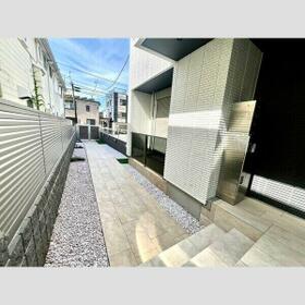 2/2 エントランス