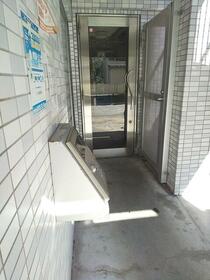2/2 エントランス