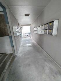 13/18 エントランス