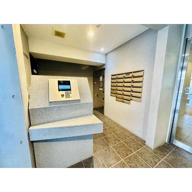 2/2 エントランス