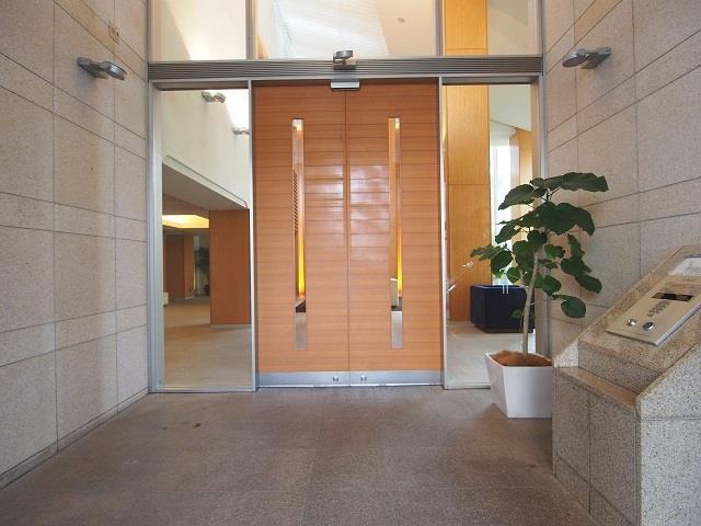 2/2 エントランス