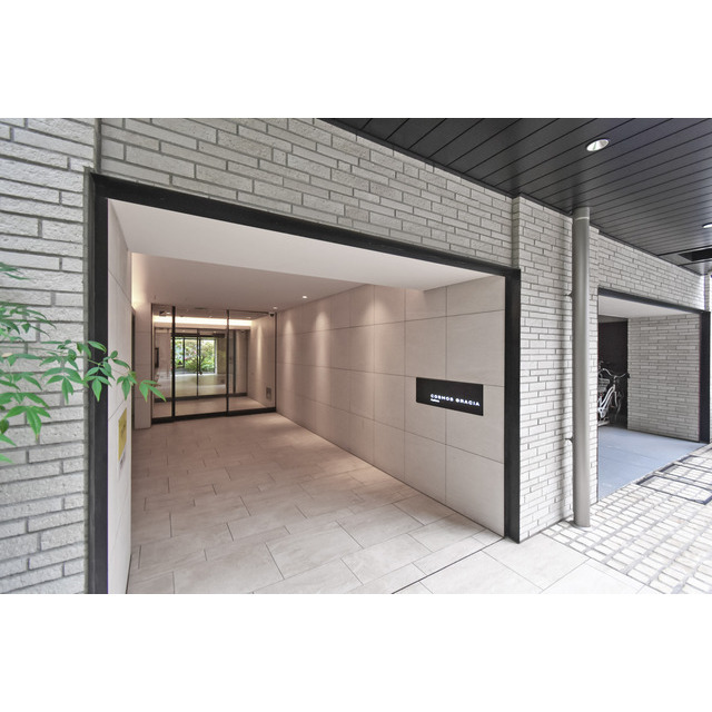 2/2 エントランス