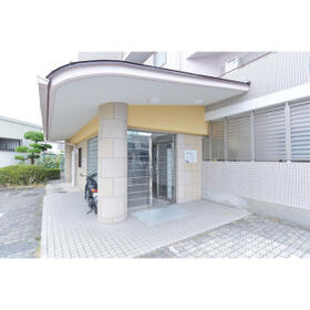 16/16 エントランス