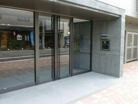 2/2 エントランス