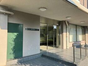 16/16 エントランス