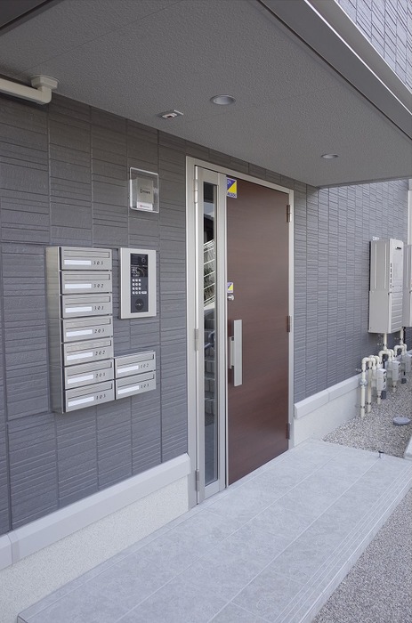 16/17 エントランス