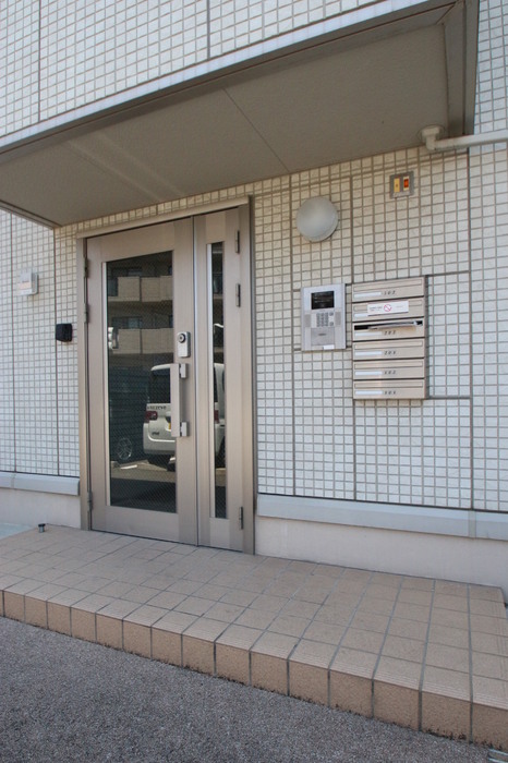 2/4 エントランス