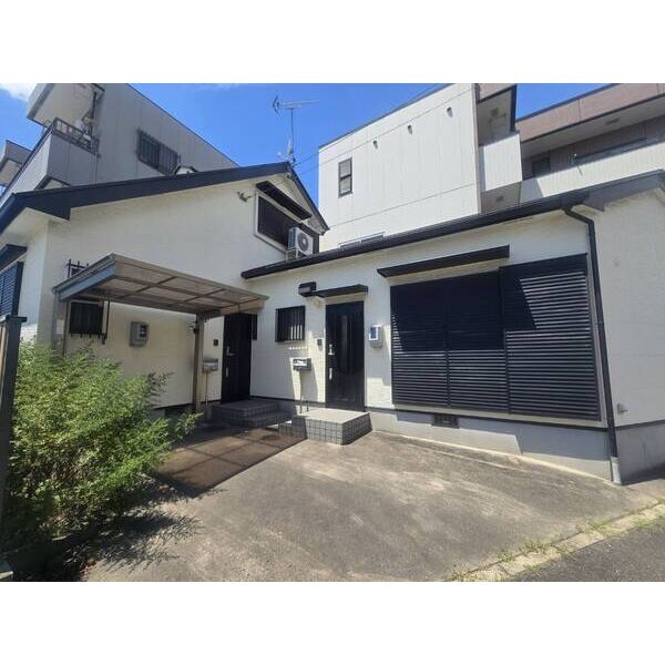 中郷貸家の外観