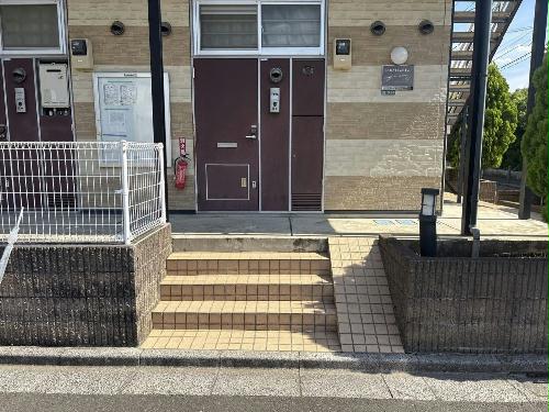 14/14 エントランス