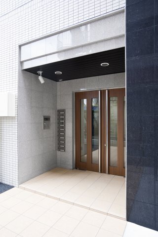 2/2 エントランス
