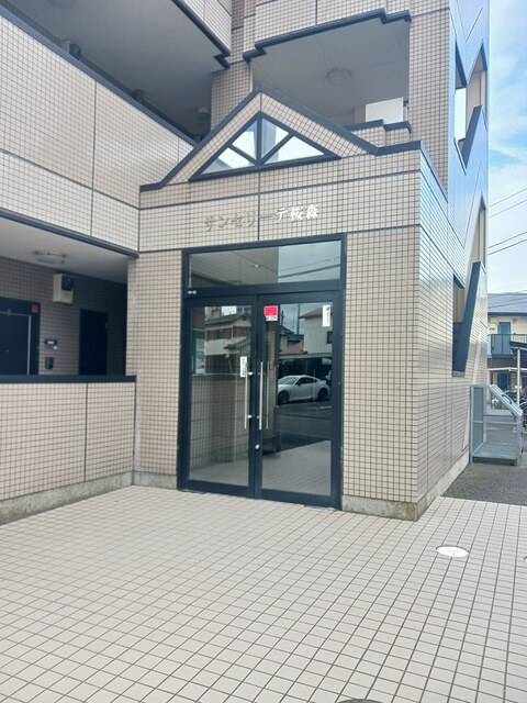 13/20 エントランス