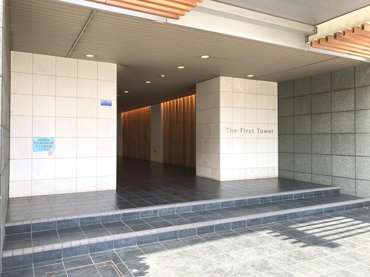 18/18 エントランス