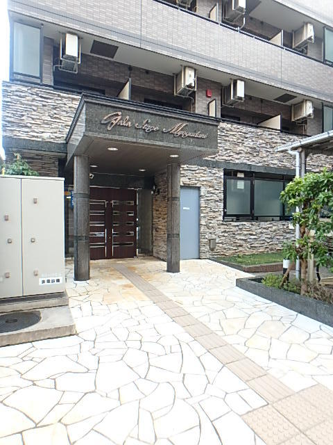 19/26 エントランス