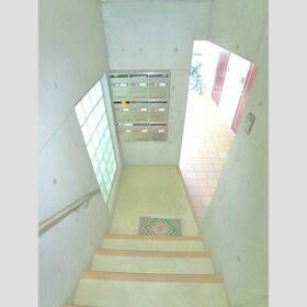 2/2 エントランス