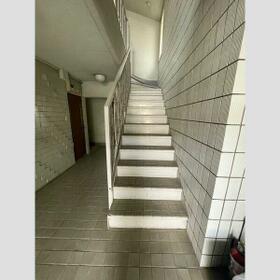 5/5 エントランス