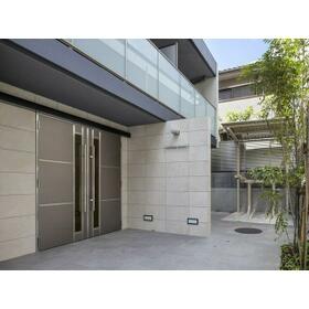 5/5 エントランス